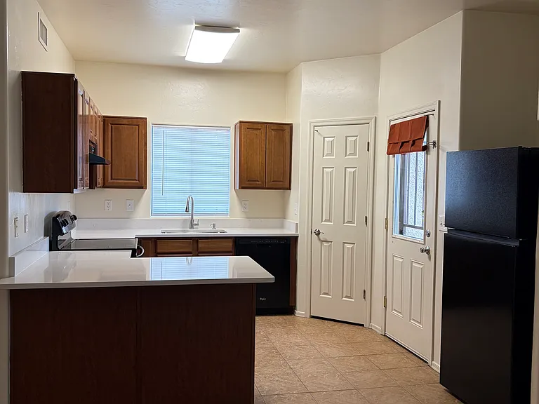 3045 N Estrella Ave — Photo 5