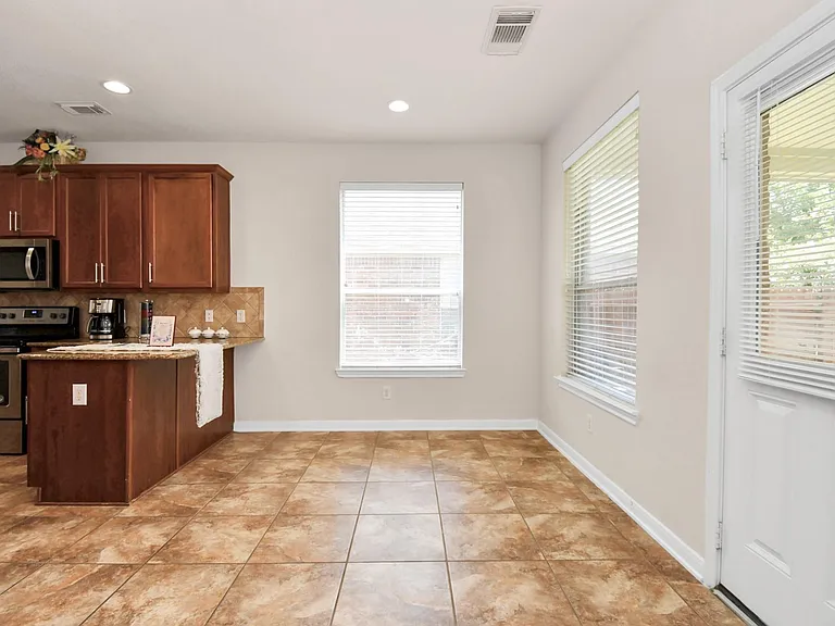 8627 Sweet Pasture Dr — Photo 10
