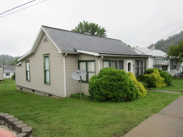 1224 12th St, Weston, WV 26452
