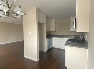 215 Detroit Ave #D, Huntington Beach, CA 92648