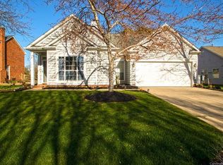 8424 Golden Oak Ct, Charlotte, NC 28216