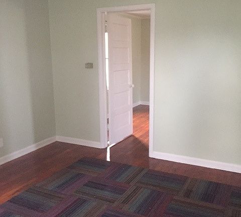 2nd image of 1004 E Thompson Ave