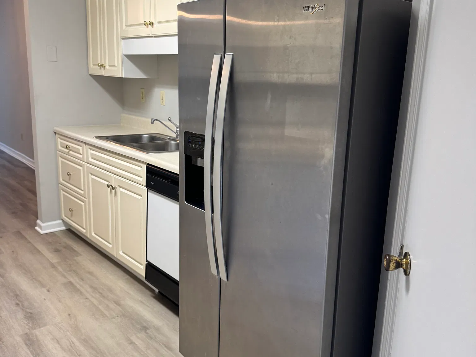 2 bed, 1100 sqft, $1,450 — Photo 4