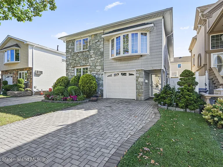 40 Devens St #1&2 — Photo 3