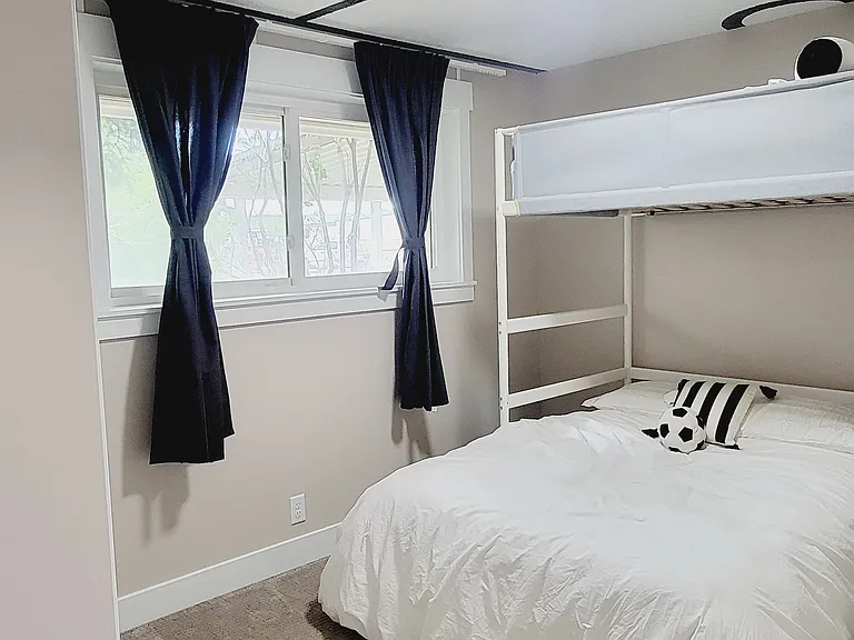 11148 S 2700 W — Photo 11