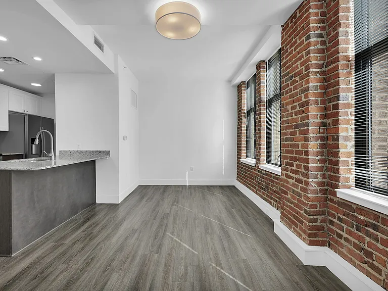 The Residences at Barnett — Photo 67