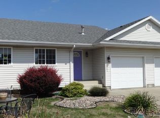 1204 E Northstar Ln, Sioux Falls, SD 57108