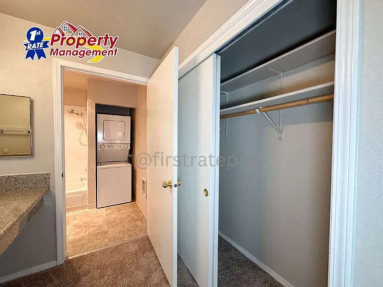 850 W Belmont St #204 — Photo 15