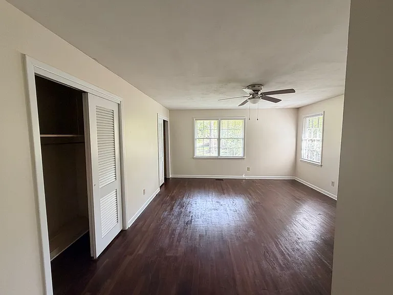 1002 W Alden Ave — Photo 13