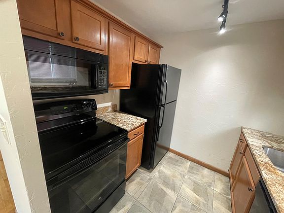 2nd image of 140 Lacrosse St #10935983