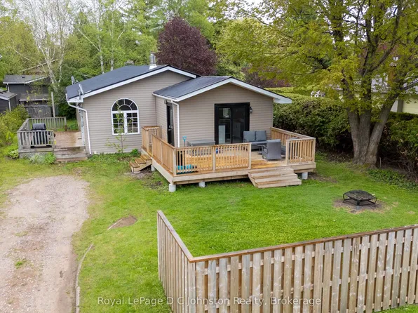 229 Edward St, Saugeen Shores, ON N0H 2L0