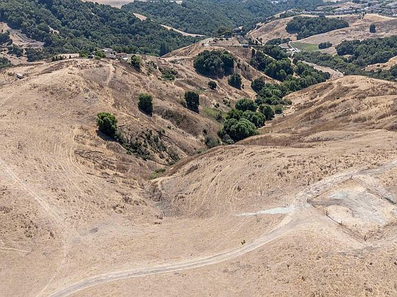 3rd image of 21479 Eden Canyon Rd