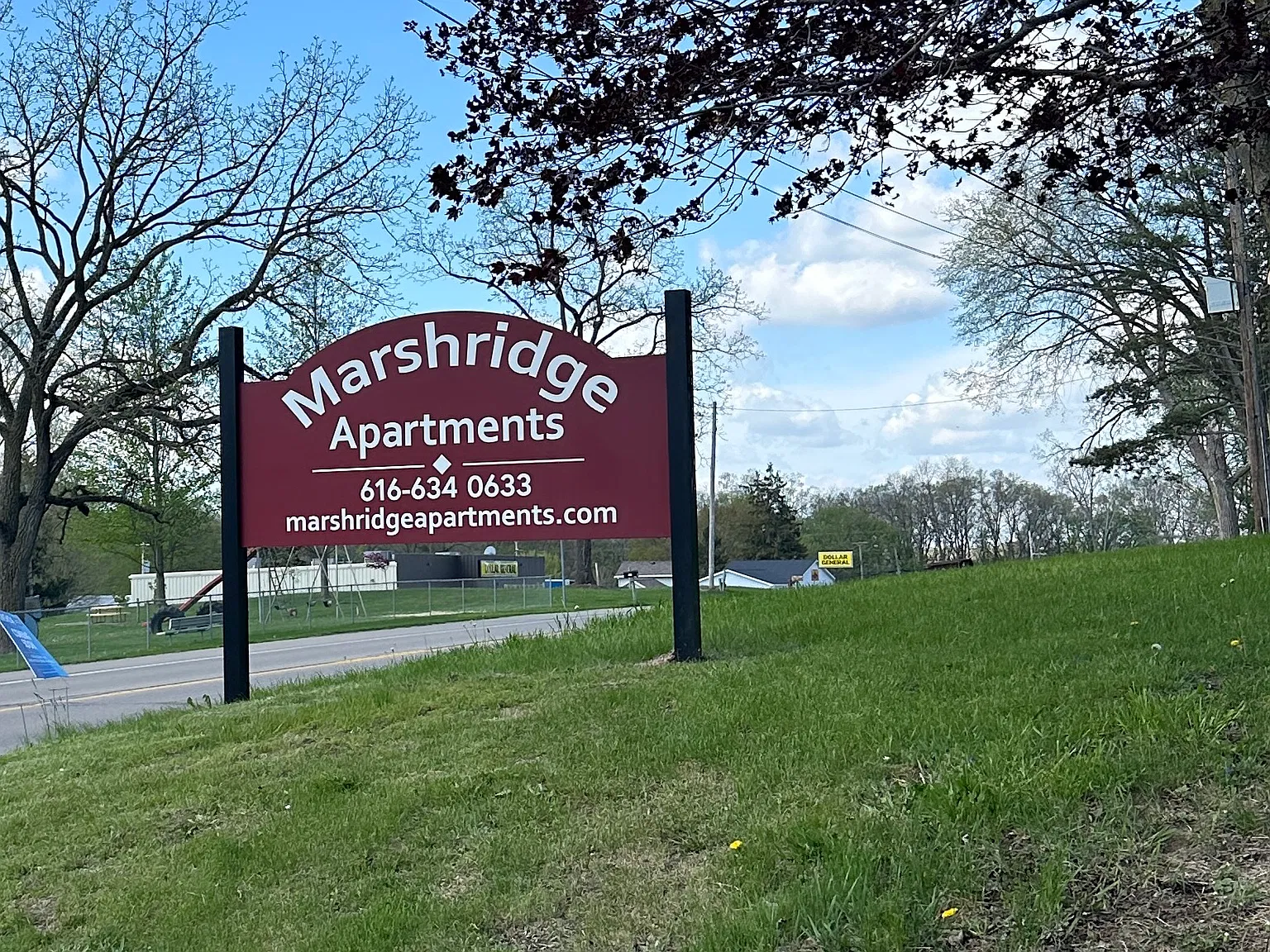 2 bed, 1.5 bath, 747 sqft, $1,185 — Photo 2