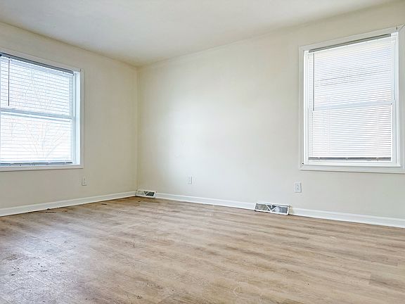 2nd image of 2011 E Blackford Ave #B
