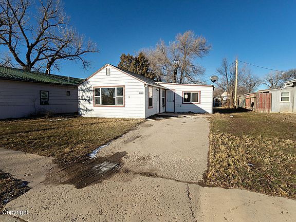 2nd image of 809 Pine St