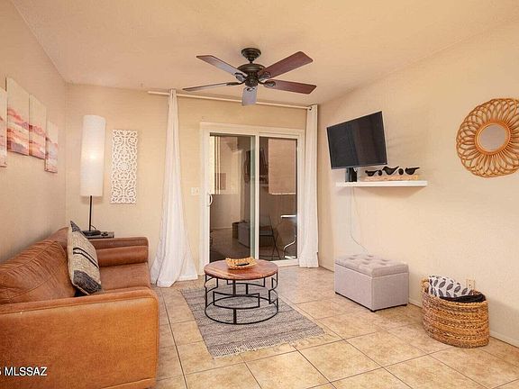 3rd image of 1810 E Blacklidge Dr APT 106