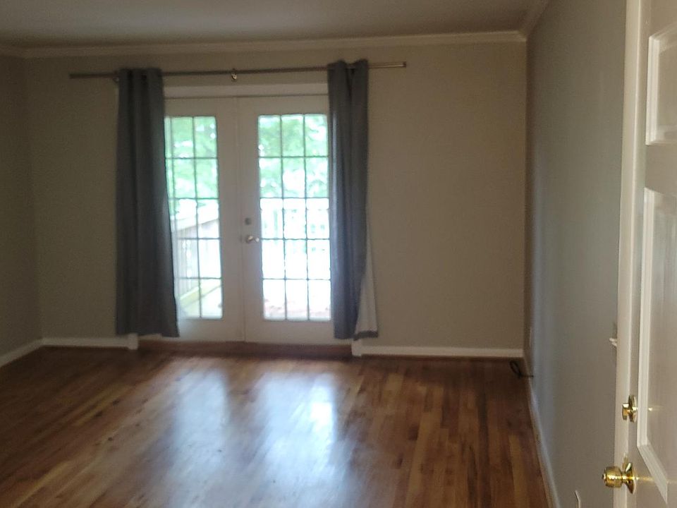 1st image of 813 Jordan Ln APT 3