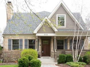 305 N Clinton Ave, Elmhurst, IL 60126