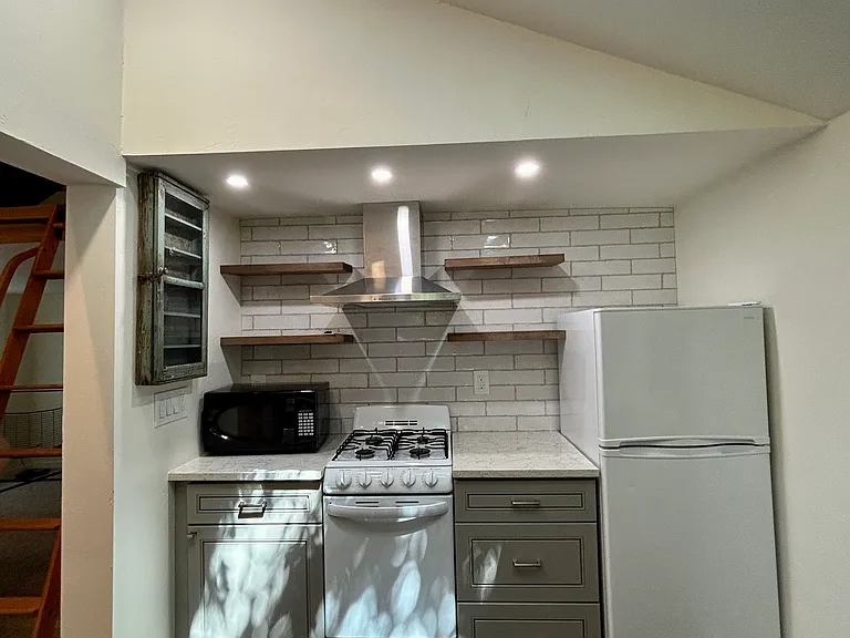 1400 E Dartmouth Ave #B — Photo 5