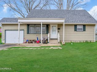 11 Maryland Dr, Jackson, NJ 08527