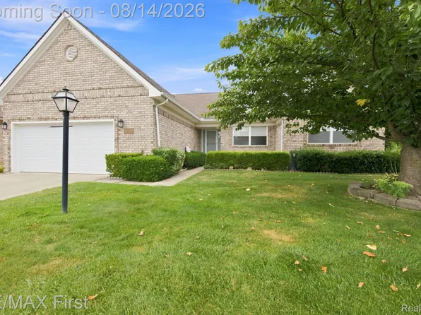 53644 Clarion Dr, Macomb, MI 48042