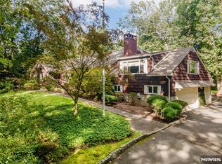 223 Terrace Rd, Franklin Lakes, NJ 07417