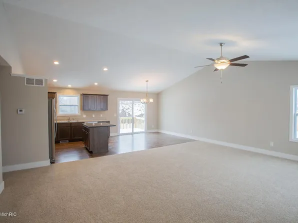 3337 Nature View Dr SE, Kentwood, MI 49512