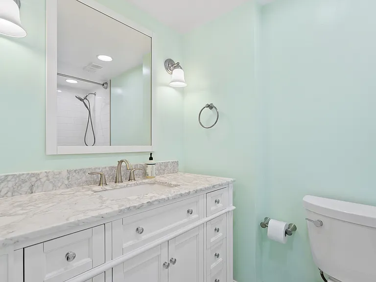 309 Yoakum Pkwy #509 — Photo 21