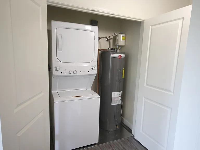 1668 W Iron Springs Rd #2 — Photo 6