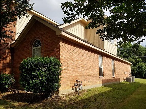 2nd image of 418 Valley View Dr