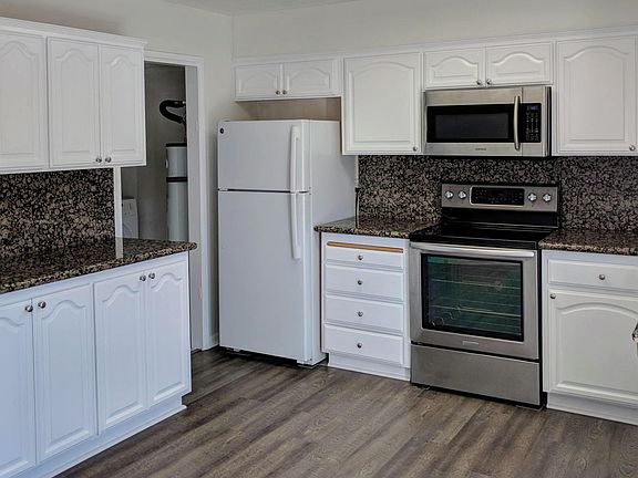 4th image of 523 Tamarack Dr APT 12