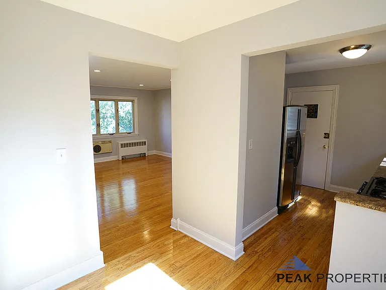 4889 N Ashland Ave — Photo 16