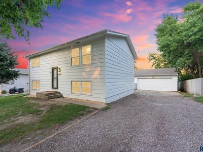 404 Maple St, Valley Springs, SD, 57068