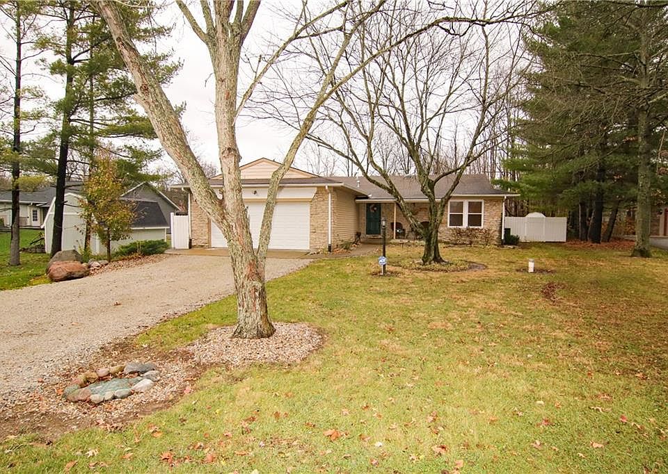 1st image of 671 W Russell Lake Dr
