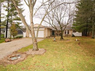 671 W Russell Lake Dr, Zionsville, IN 46077