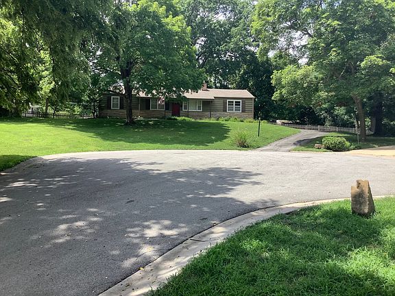 5th image of 8815 W 66th St