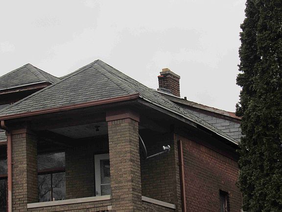 3295 Grand