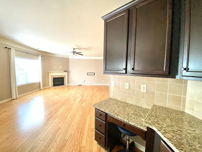 302 Montgomery Way — Photo 13