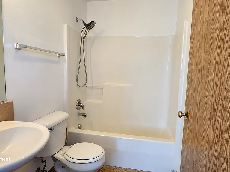 27 Diane Rd #B — Photo 7