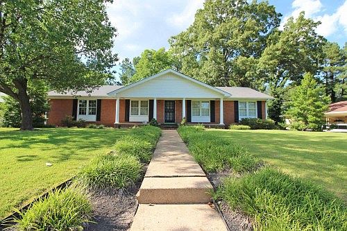 1st image of 25 Knollwood Dr