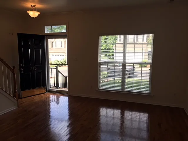 255 Joshua Glen Ln — Photo 4