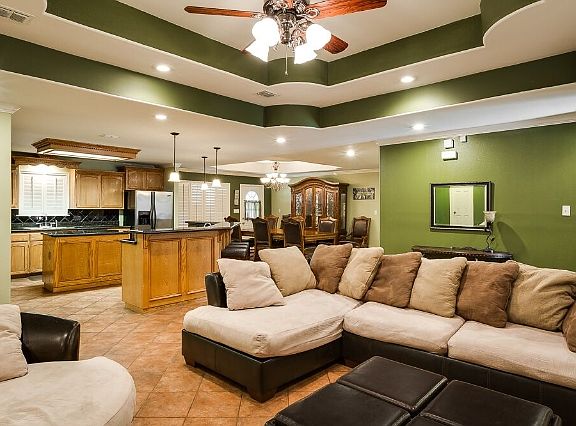 5th image of 1008 Shawnee Cir