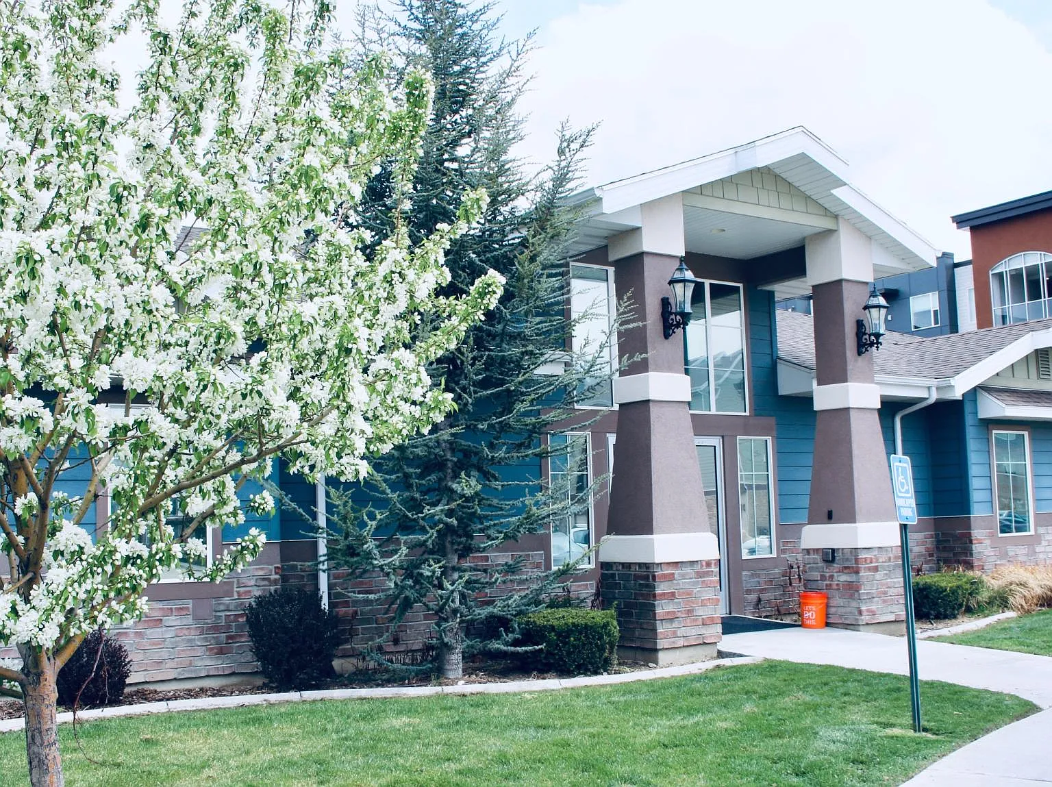 2 bed, 1300 sqft, $1,850 — Photo 3