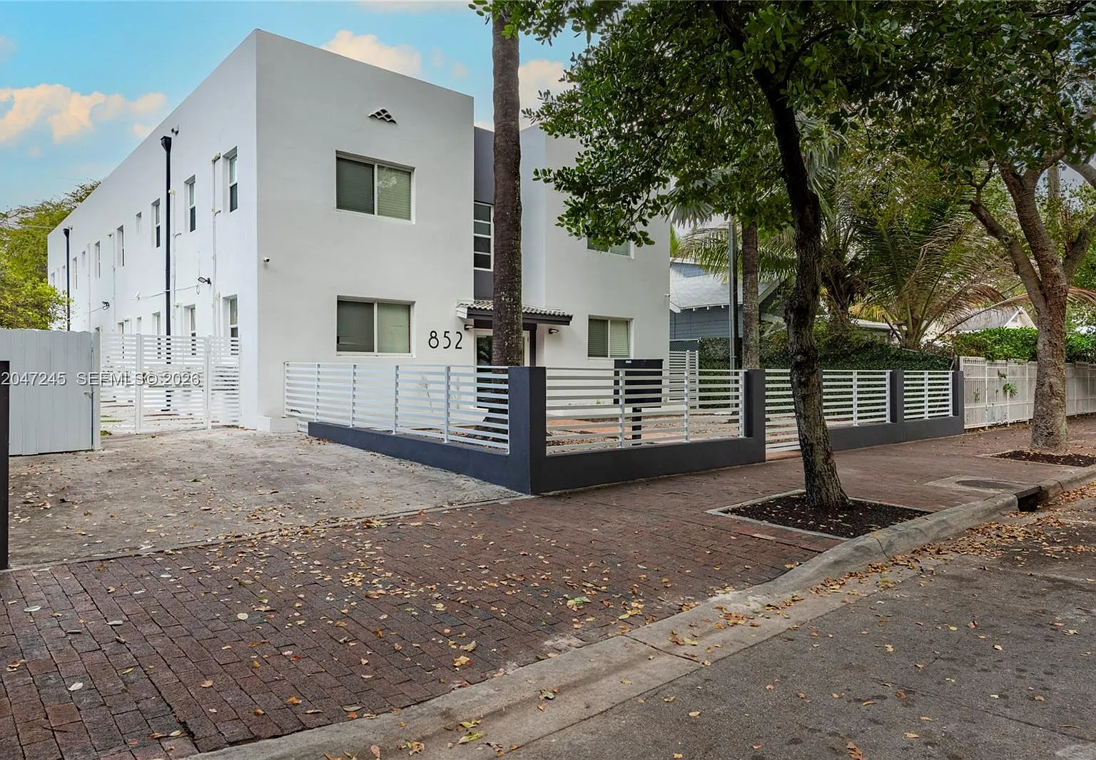 1st Westmoreland Addn — Photo 2