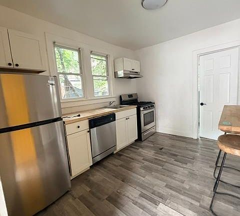 3rd image of 281 Home Ave