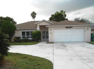 833 Coldstream Ct, Naples, FL 34104