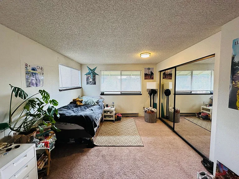 2111 Knox Ave #5 — Photo 24