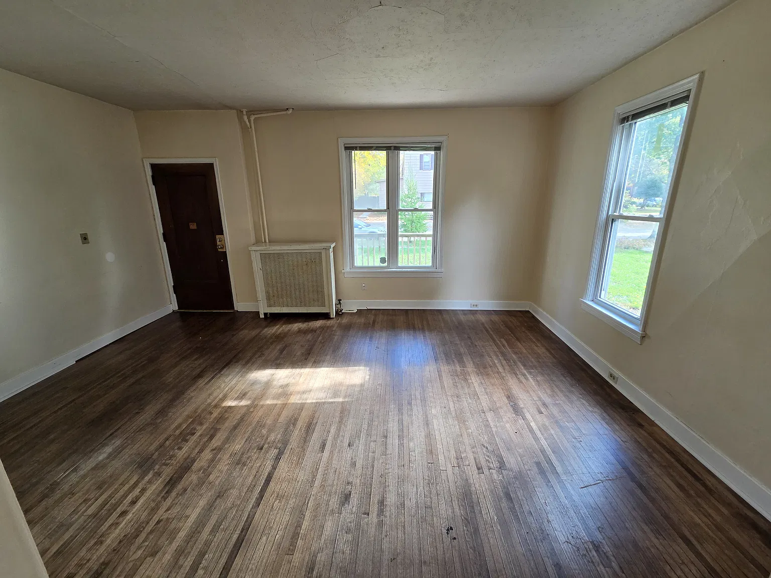 2 bed, 1015 sqft, $1,625 — Photo 2
