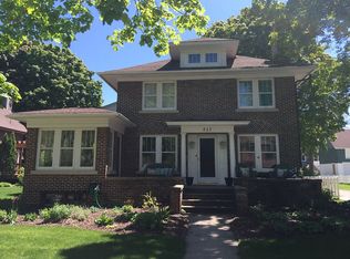 213 Locust St, Oconomowoc, WI 53066