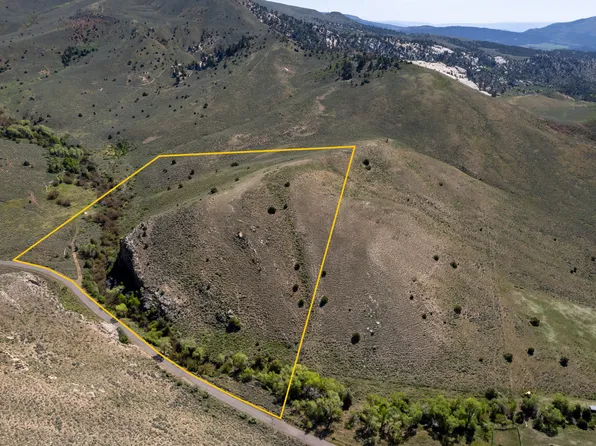 17500 N Paradise Park Rd, Lapoint, UT 84039